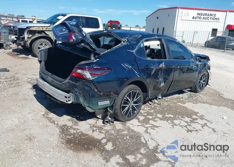 2021 Toyota Camry Se z USA, uszkodzony, nr VIN 4T1G11AK1MU472607